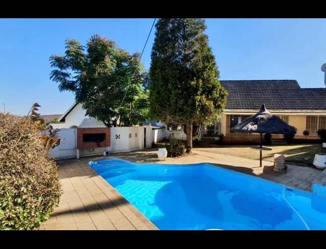 5 BEDROOM HOUSE FOR SALE IN GLENVISTA